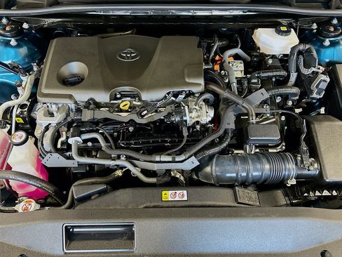 Used 2025 Toyota Camry SE w/ Convenience Package FWD image 27