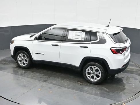 Used 2025 Jeep Compass Sport w/ Mopar Graphics Package AWD/4WD image 26