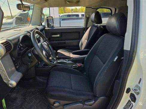 Used 2008 Toyota FJ Cruiser 2WD image 8