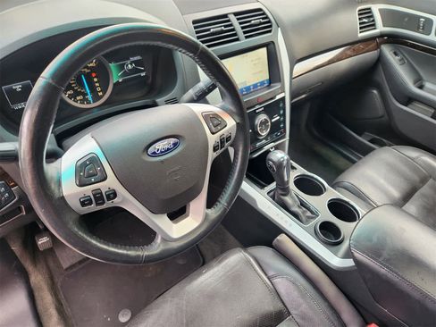 Used 2014 Ford Explorer Limited w/ Equipment Group 301A image 2