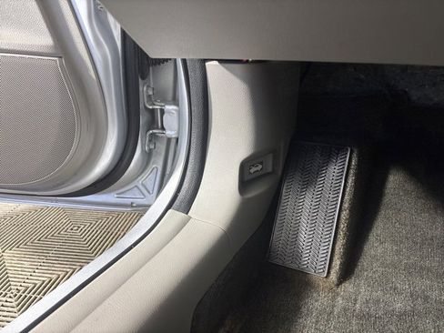 Used 2010 Honda Accord EX-L image 26