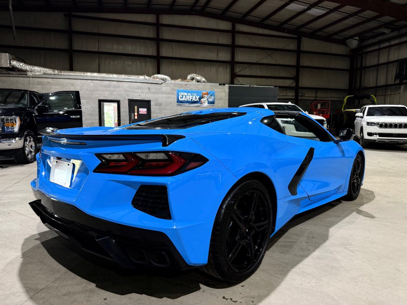 Used 2023 Chevrolet Corvette Stingray Preferred Cpe w/ Stealth Interior Trim Package RWD image 5