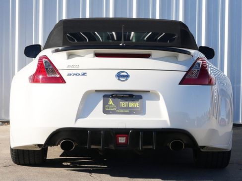 Used 2014 Nissan 370Z Touring w/ Sport Package image 10