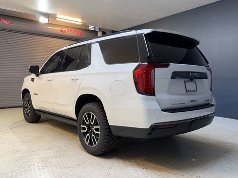Used 2023 GMC Yukon AT4 AWD/4WD image 3