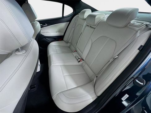 Used 2025 Genesis G70 2.5T AWD/4WD image 23