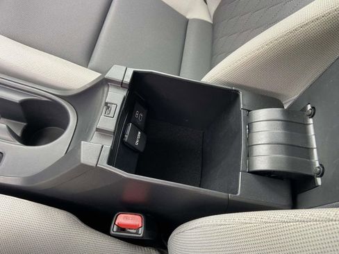 Used 2025 Toyota Corolla LE image 26