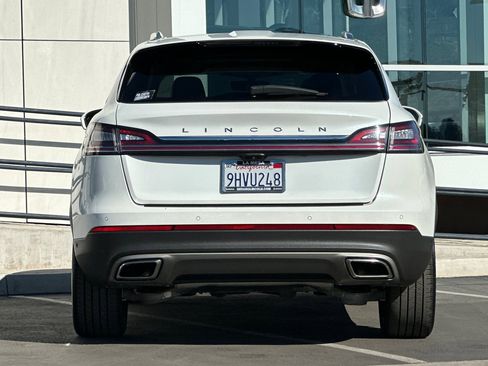 Used 2023 Lincoln Nautilus Reserve w/ Equipment Group 202A image 4