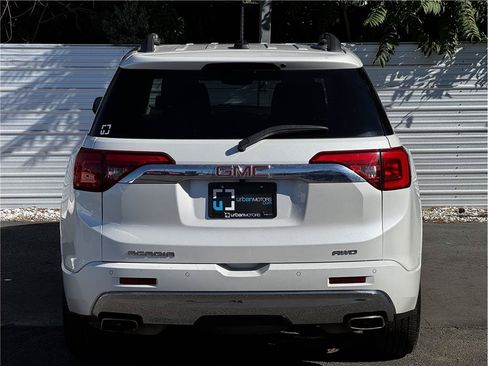 Used 2018 GMC Acadia Denali w/ Technology Package AWD/4WD image 11