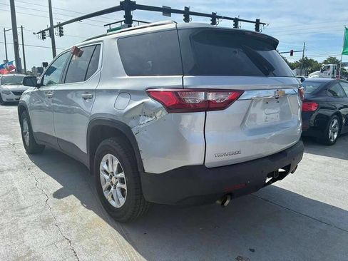 Used 2019 Chevrolet Traverse LT FWD image 3