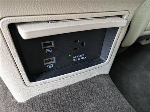 Used 2018 Lincoln Continental Reserve AWD/4WD image 24