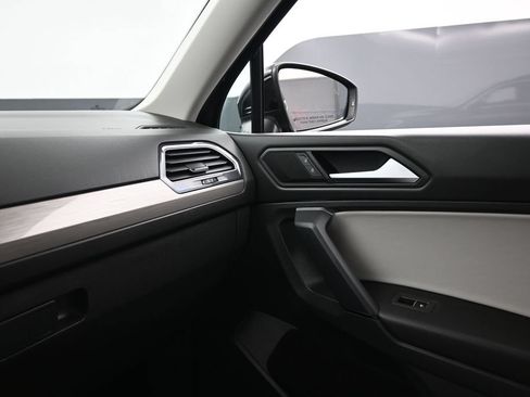 Used 2019 Volkswagen Tiguan SEL AWD/4WD image 12