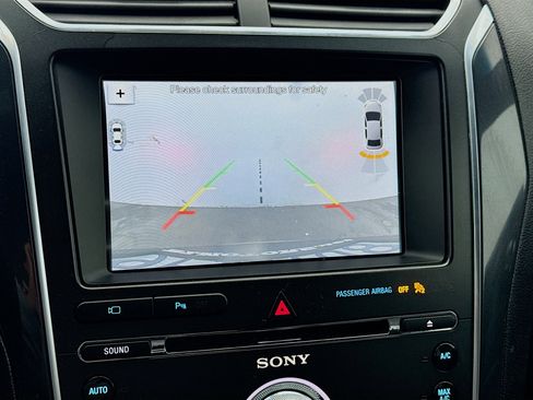 Used 2017 Ford Explorer Limited image 10