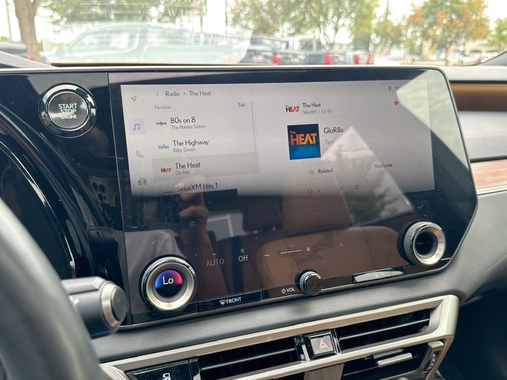 Used 2025 Lexus RX 350 Premium Plus w/ Accessory Package (Z1) FWD image 27