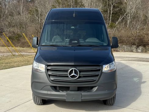Used 2025 Mercedes-Benz Sprinter 2500 image 5