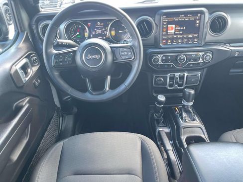 Used 2023 Jeep Wrangler Unlimited w/ Cold Weather Group AWD/4WD image 18