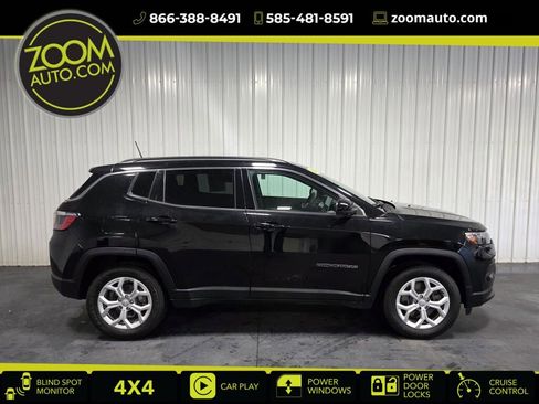 Used 2024 Jeep Compass Latitude AWD/4WD image 1