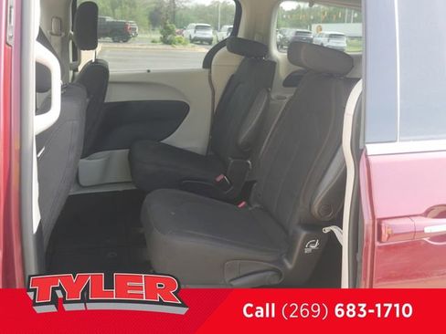 Used 2020 Chrysler Pacifica Touring w/ Cold Weather Group FWD image 40