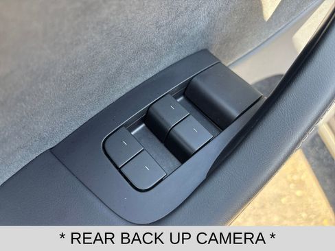 Used 2024 Tesla Model Y Long Range image 11