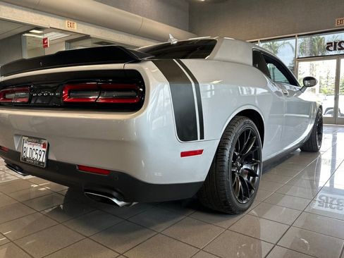 Used 2019 Dodge Challenger R/T Scat Pack w/ Dynamics Package RWD image 4