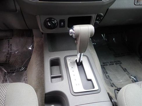 Used 2018 Nissan Frontier SV image 18