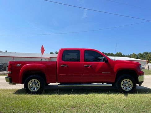Used 2013 GMC Sierra 1500 SLE w/ Power Tech Package AWD/4WD image 3