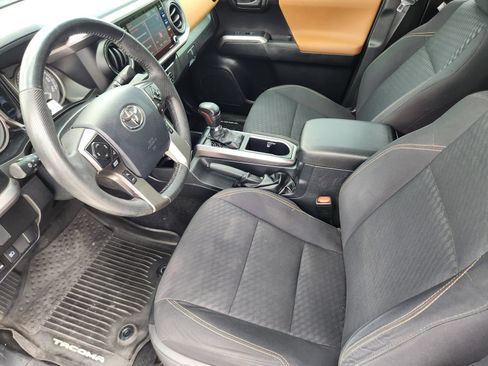 Used 2020 Toyota Tacoma SR5 w/ Technology Package AWD/4WD image 14