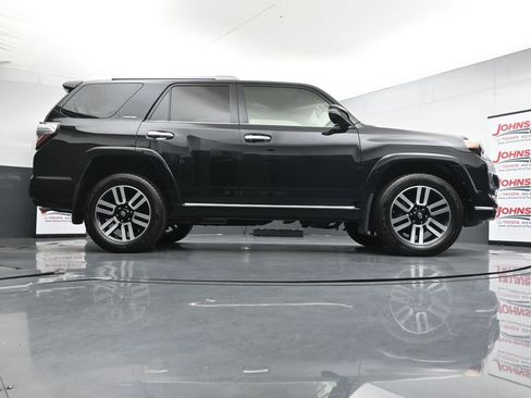 Used 2018 Toyota 4Runner Limited AWD/4WD image 39