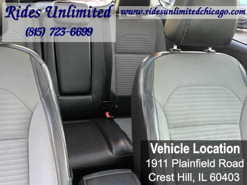 Used 2017 Ford Escape SE w/ SE Sport Appearance Package FWD image 33