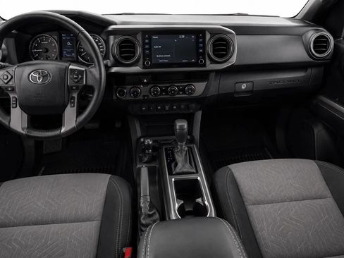 Used 2020 Toyota Tacoma TRD Off-Road AWD/4WD image 11