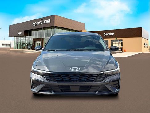 New 2026 Hyundai Elantra SEL Sport FWD image 12