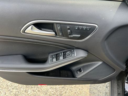 Used 2015 Mercedes-Benz GLA 250 4MATIC image 19