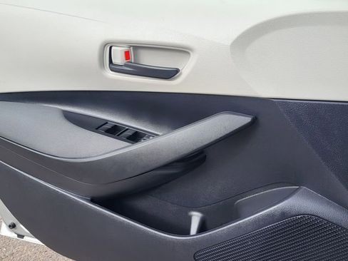 Used 2022 Toyota Corolla LE w/ Carpet Mat Package (TMS) image 13