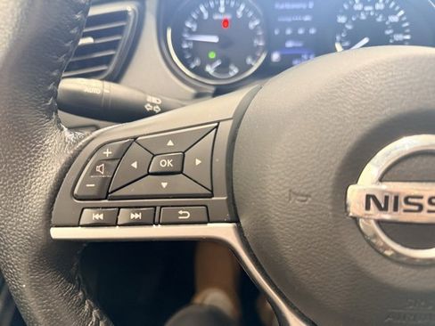 Used 2020 Nissan Rogue SV image 20