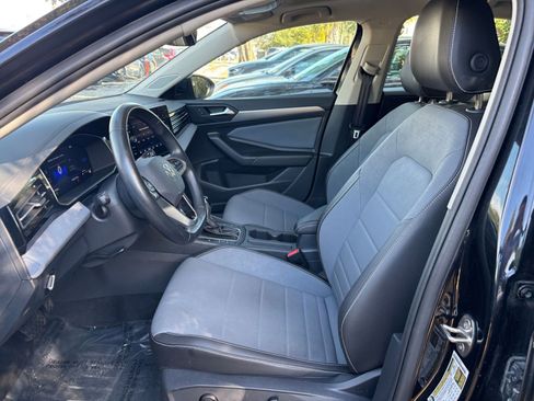 Used 2025 Volkswagen Jetta SE image 25