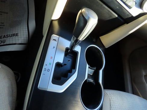 Used 2013 Toyota Camry LE image 23