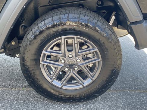 Used 2024 Jeep Wrangler Sport AWD/4WD image 14