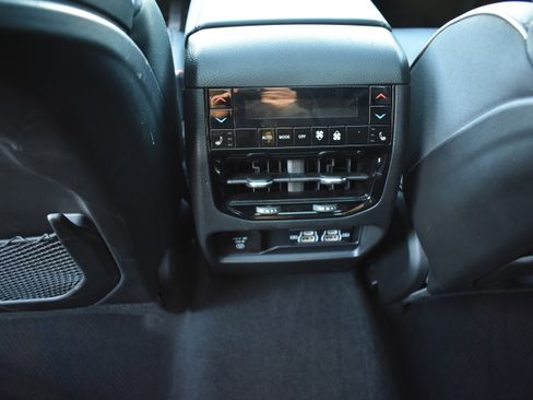 Used 2025 Jeep Grand Cherokee Summit image 28