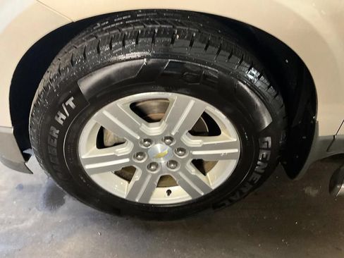 Used 2011 Chevrolet Traverse LT w/ LPO, 'HIT The Road' Package AWD/4WD image 15