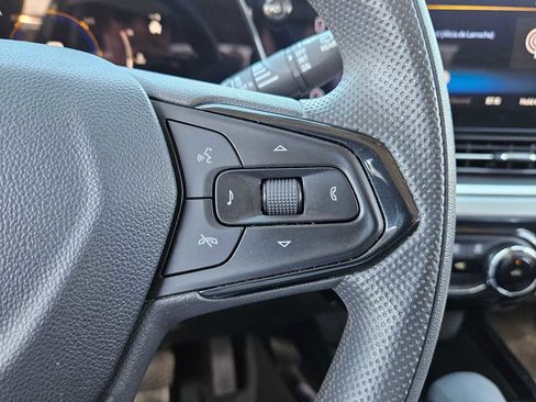 Used 2025 Chevrolet Trax LT image 20