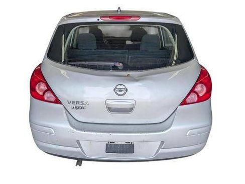 Used 2011 Nissan Versa 1.8 S FWD image 4