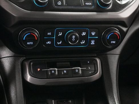 Used 2023 GMC Acadia AT4 image 30