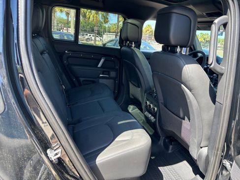 Used 2024 Land Rover Defender 110 V8 image 22