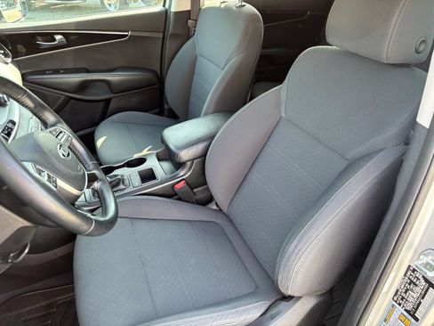 Used 2020 Kia Sorento LX w/ LX I4 Convenience Package FWD image 12