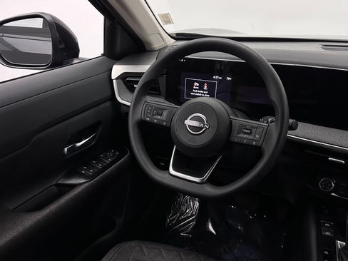 Used 2025 Nissan Kicks SV w/ Charging Package FWD image 25