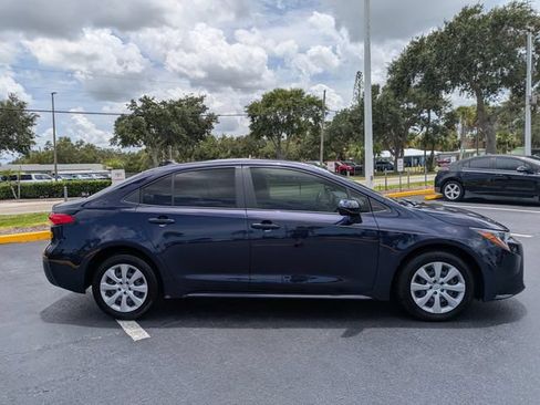 Used 2023 Toyota Corolla LE FWD image 3