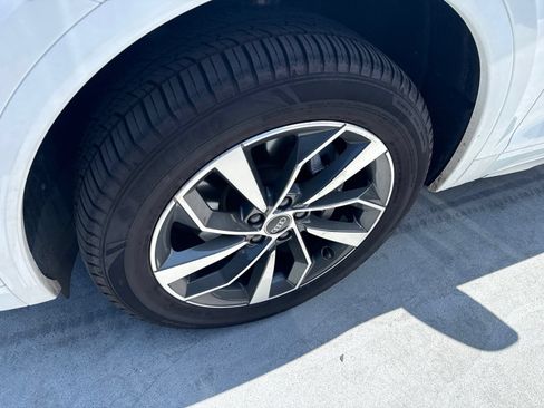 Used 2024 Audi Q5 2.0T Premium Plus AWD/4WD image 3