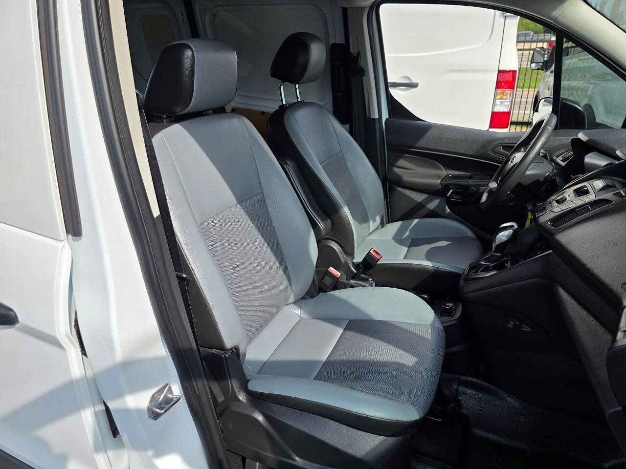 Used 2017 Ford Transit Connect XL FWD image 9