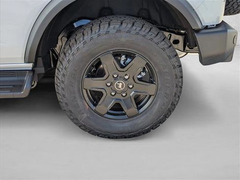 New 2025 Ford Bronco Outer Banks w/ Black Appearance Package image 10