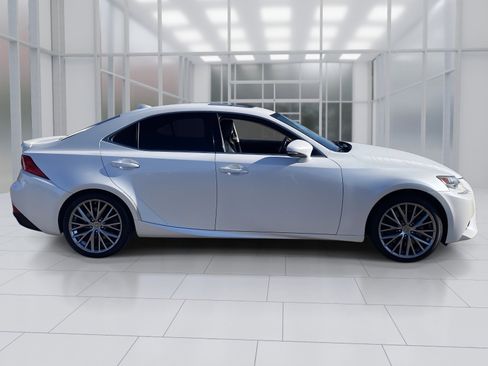 Used 2016 Lexus IS 200t image 7