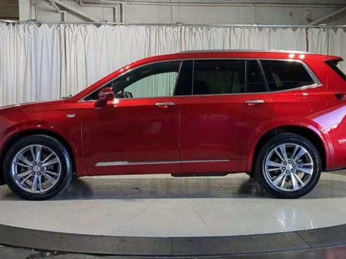Used 2024 Cadillac XT6 Premium Luxury w/ Technology Package AWD/4WD image 5